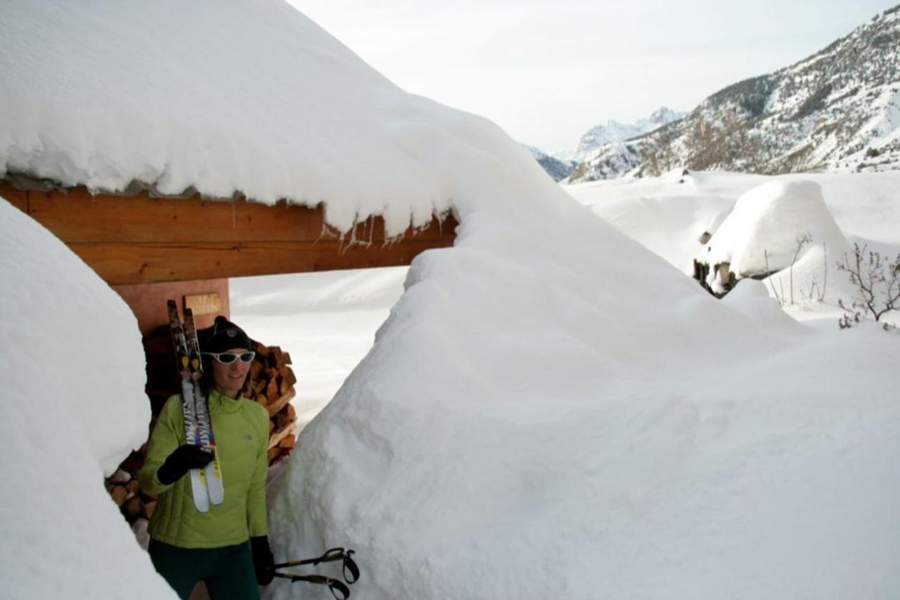 Chalet Le Mélézin hameau des Chazals Nevache Hautes Alpes Buitenkant foto